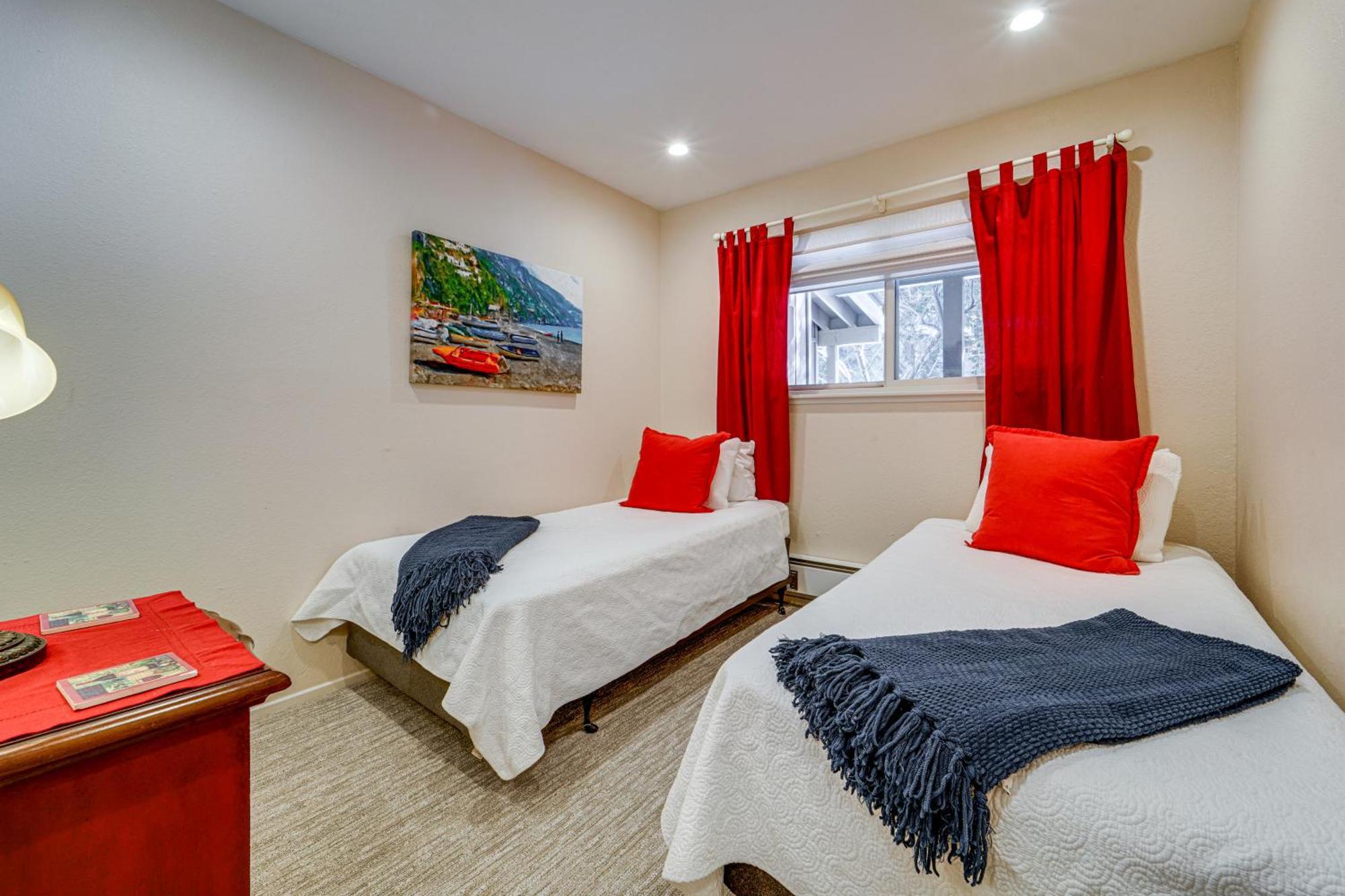 Tahoe Condo About 1 Mi To Diamond Peak Ski Resort! インクライン・ビレッジ エクステリア 写真