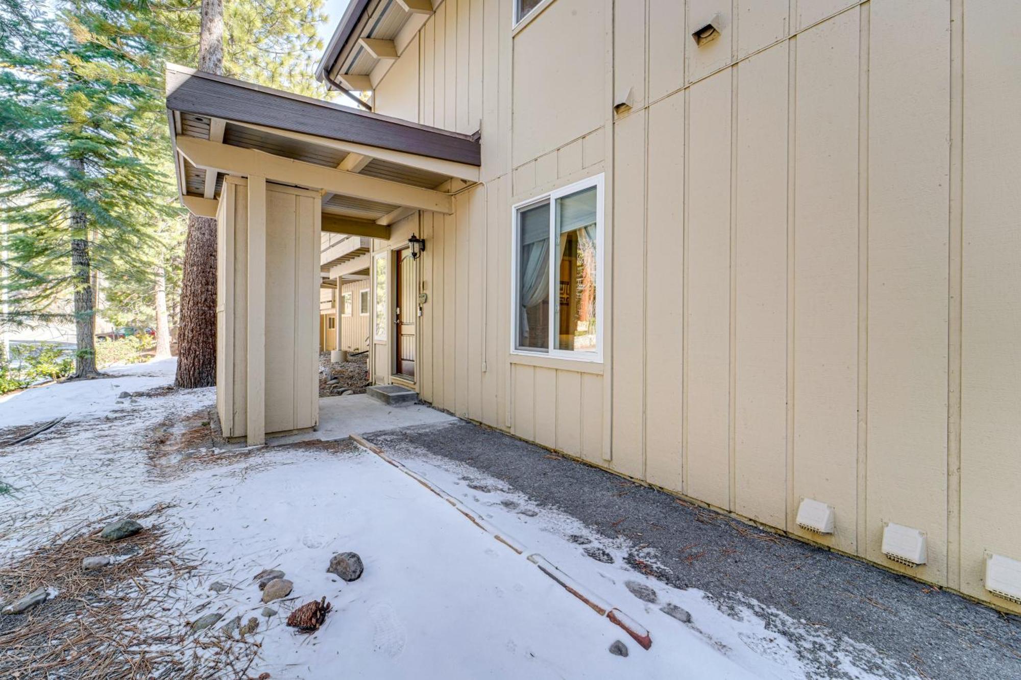 Tahoe Condo About 1 Mi To Diamond Peak Ski Resort! インクライン・ビレッジ エクステリア 写真