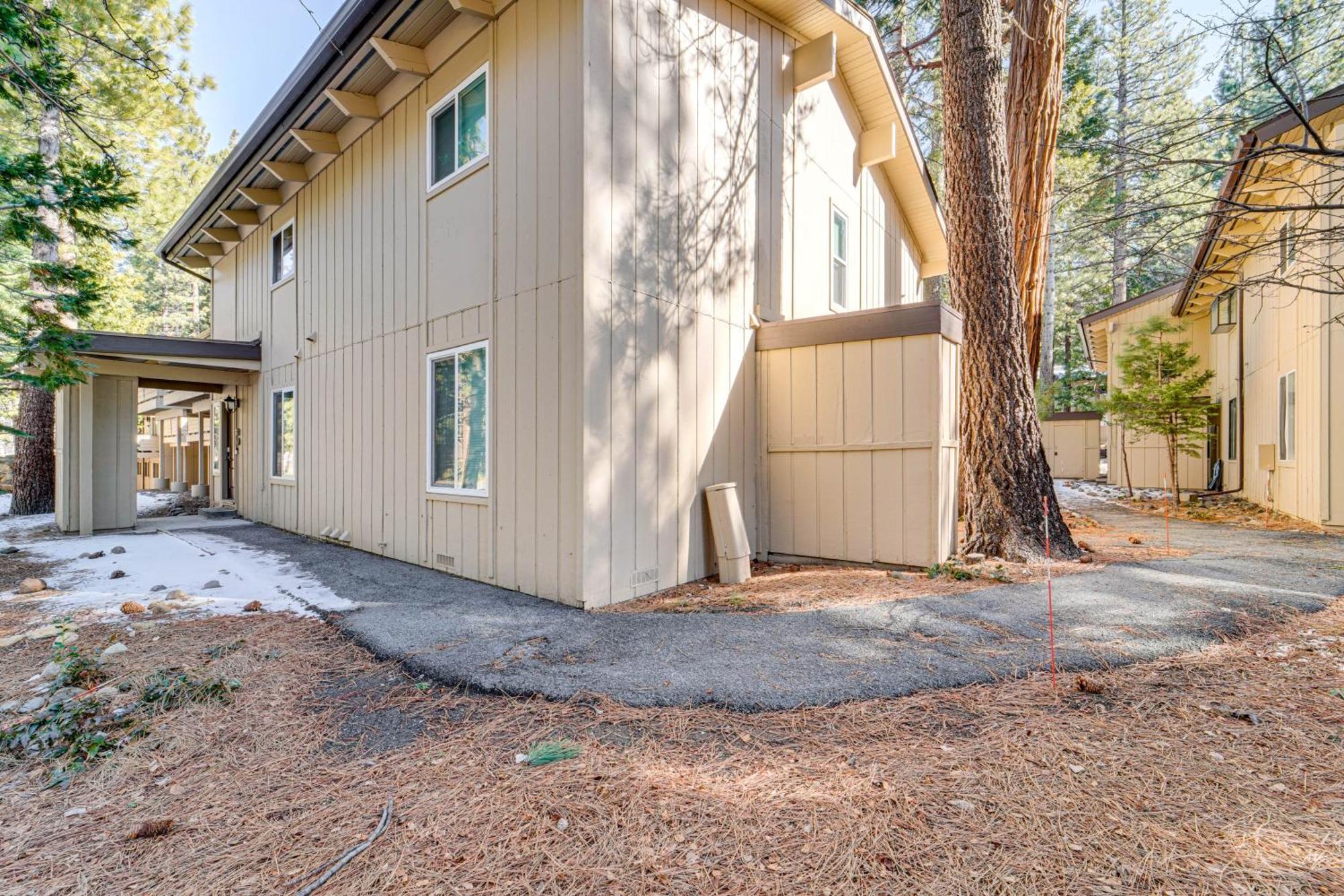 Tahoe Condo About 1 Mi To Diamond Peak Ski Resort! インクライン・ビレッジ エクステリア 写真