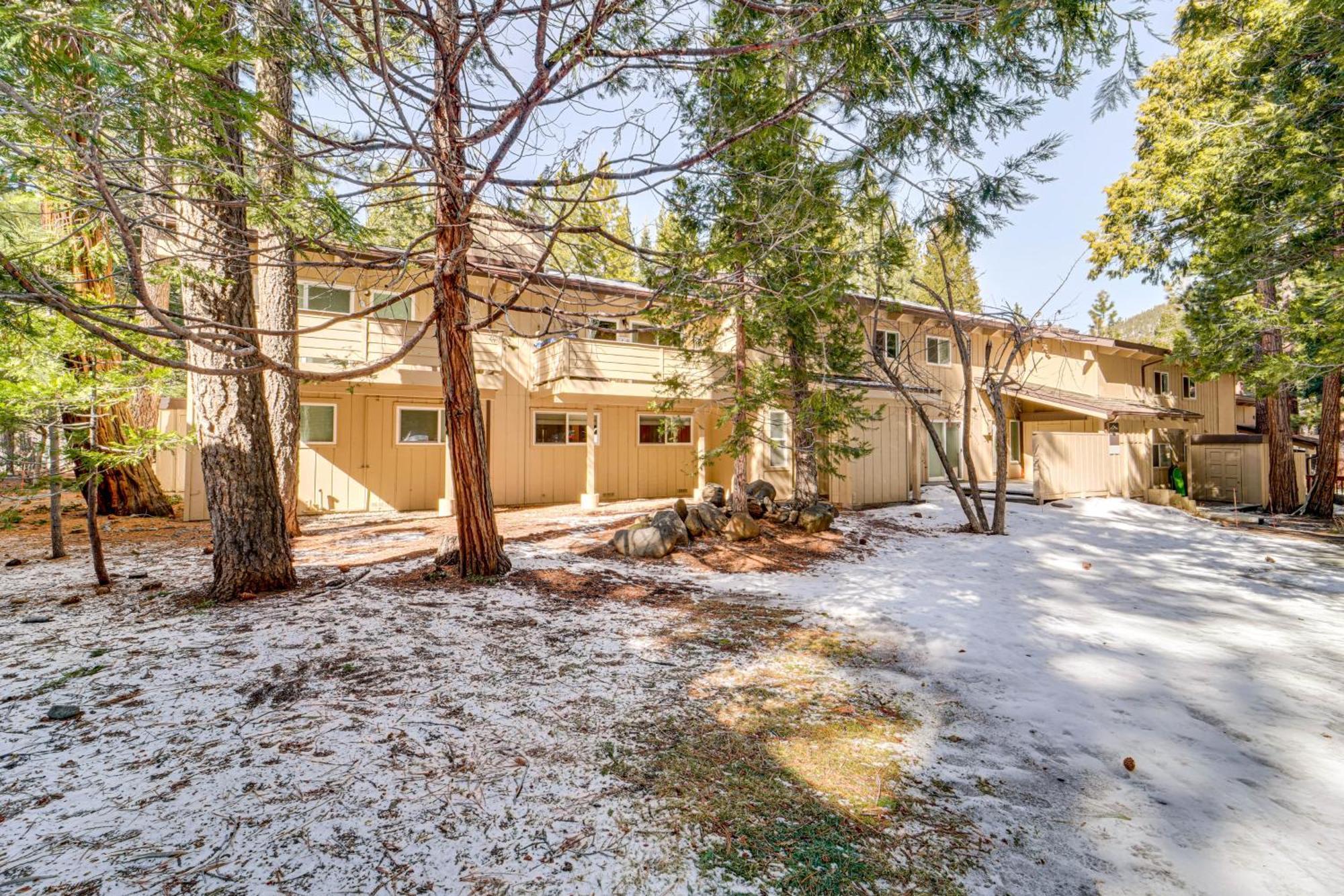 Tahoe Condo About 1 Mi To Diamond Peak Ski Resort! インクライン・ビレッジ エクステリア 写真